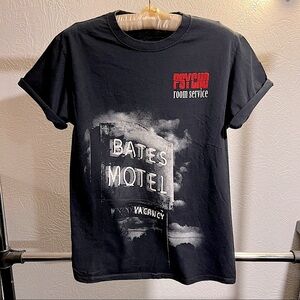 🔪 Universal Studios Bates Motel Psycho Tshirt 🔪